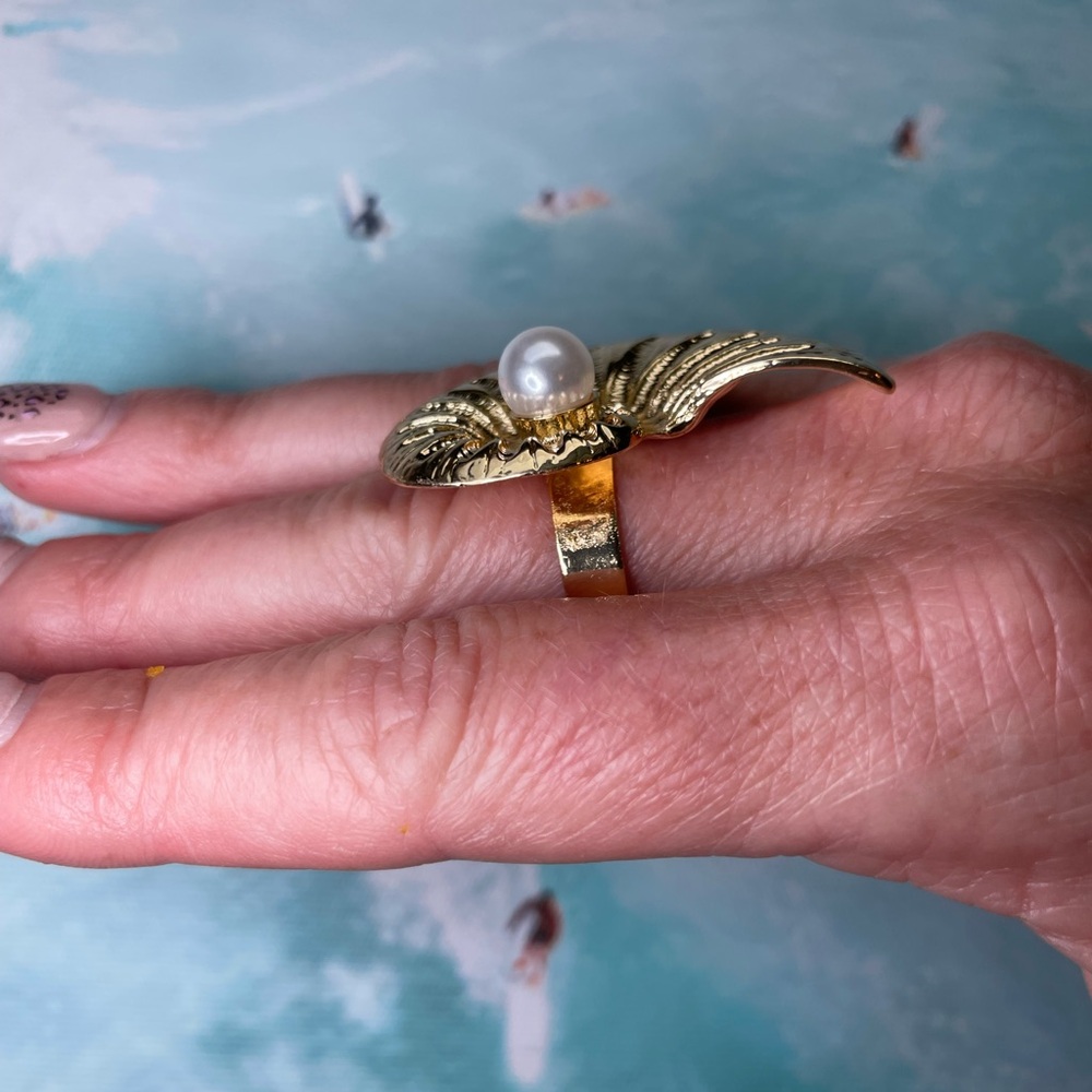 Gold Shell statement ring adjustable - Picture 4 of 5